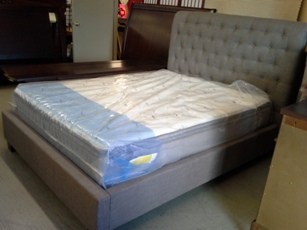 Modus Geneva Royal Silver Tufted Tweed King Sleigh Bed