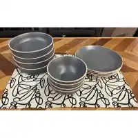 S+L Lauren Charcoal 12-Piece Dinnerware Set (Service for 4)