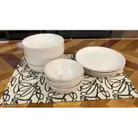S+L Lauren Ivory 11-Piece Dinnerware Set (Service for 4)