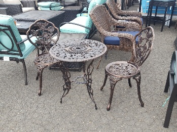 Outdoor 3-Piece Bistro Set with Rose Accents