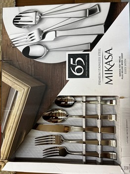 Mikasa Essex 65-Piece Flatware Set