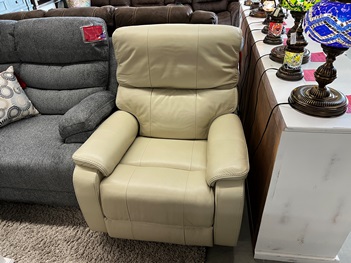 Living Style Barcalounger Ivory Leather Dual Power Recliner