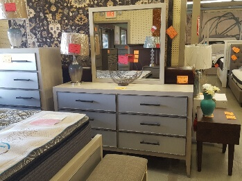 Modus Bistro Dresser with Mirror