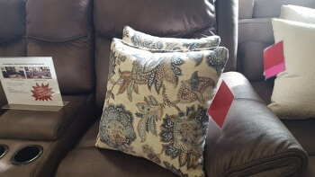 Best Furniture Throw Pillows in Delsol (set of 2)