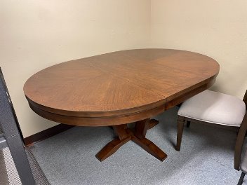 Legacy Highland Round Dining Table with Leaf