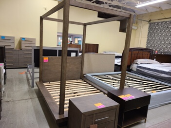Modus Melbourne Dark Pine Full Canopy Bed