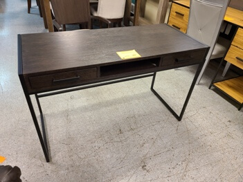 Modus Salma Desk (blemish)
