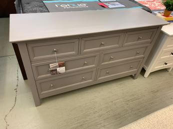 Pulaski Sanibel Grey 7-Drawer Dresser
