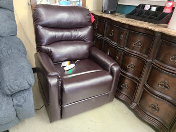 MegaMotion MM3604 Lift Chair in Chestnut