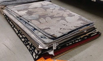 Stylish Accent Rug (Approx. 27 x 45)