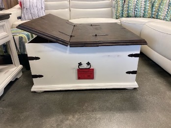 Vintage Furniture Trunk Coffee Table in Nero White with Rodeo Brown Top